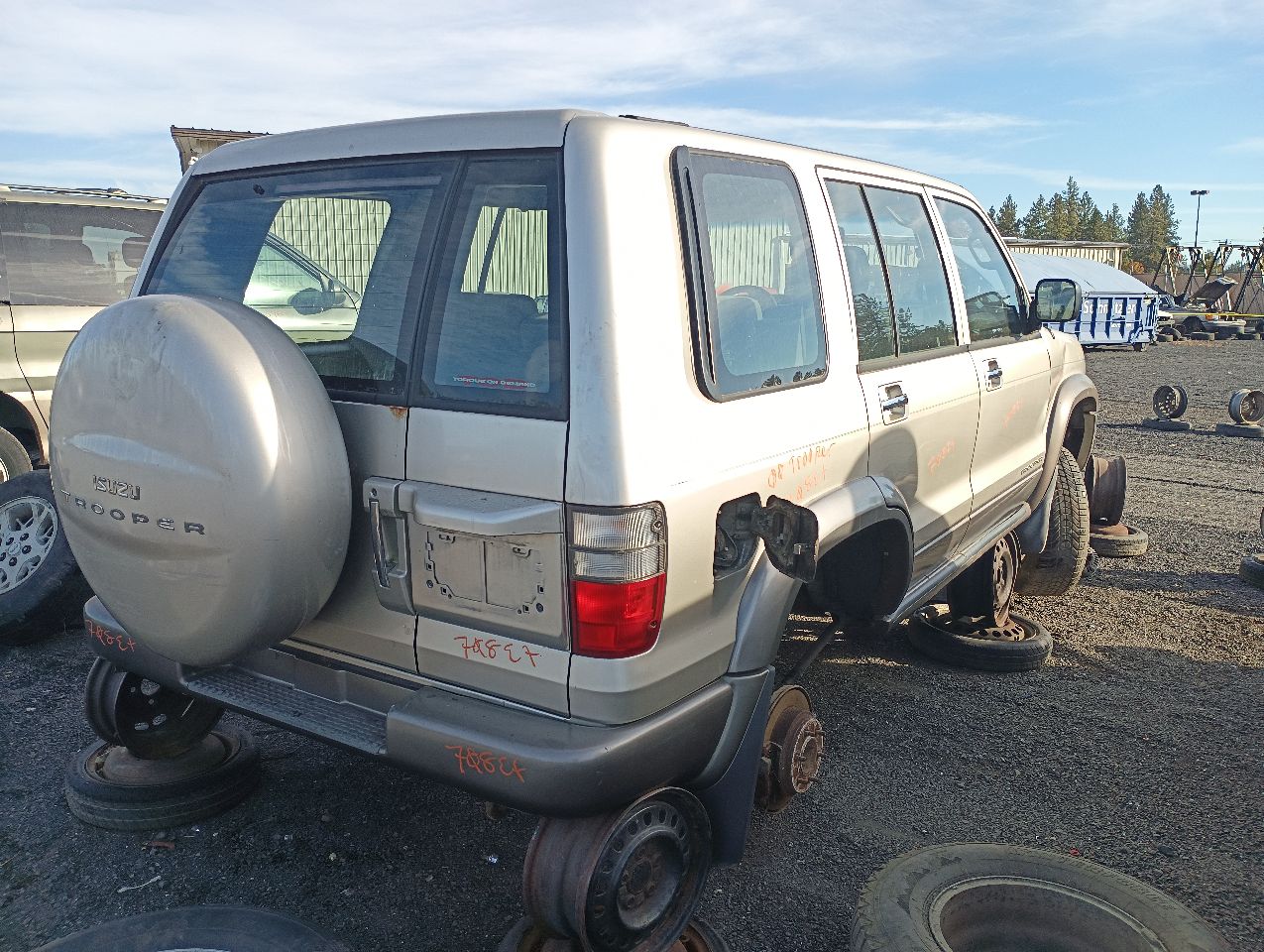 2000 ISUZU Trooper